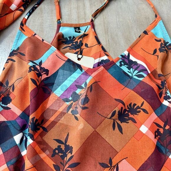 CAbi Zadie lattice tunic top with camisole. - Picture 4 of 5